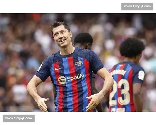 跟队:莱万重返合练 剑指埃尔切之战